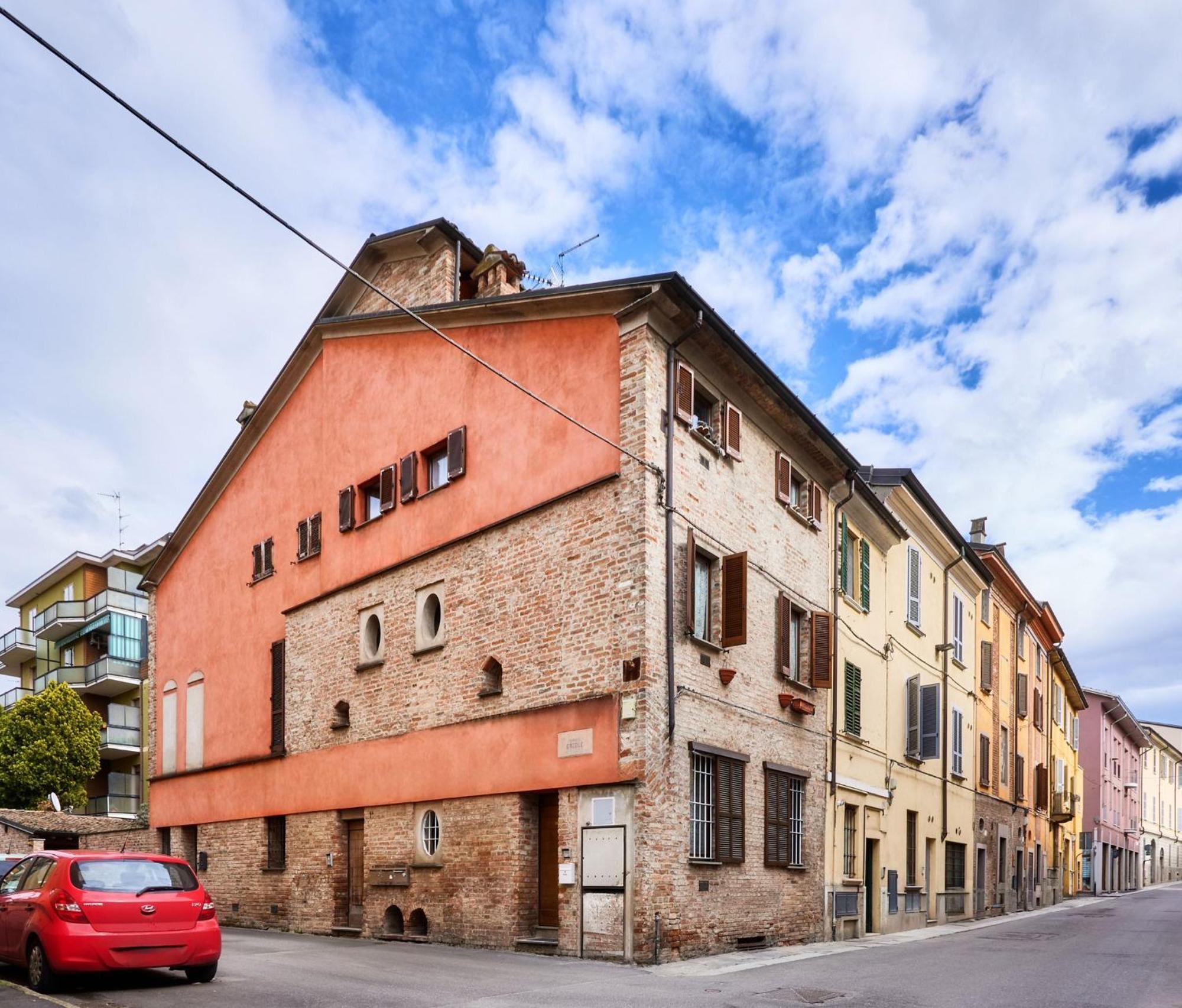 Il Lusso Della Semplicita Lejlighed Piacenza Eksteriør billede